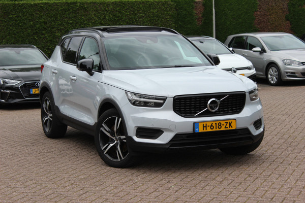 Volvo XC40 1.5 T5 Recharge R-Design 262pk / Full option! / Trekhaak / Panoramadak / 360Camera / Harman Kardon / 19'' / Stoel+Stuurverwarming / CarPlay / Dodehoek / DAB / Cruise Control