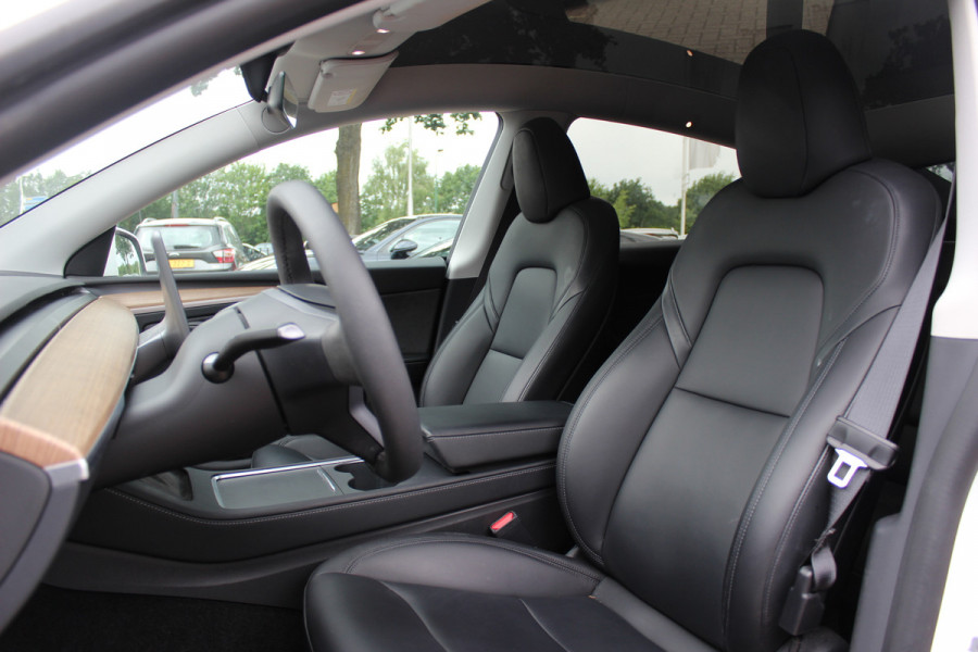 Tesla Model Y RWD 58 kWh / Autopilot / Panormadak / Camera / Premium Audio / 19'' / Navigatie