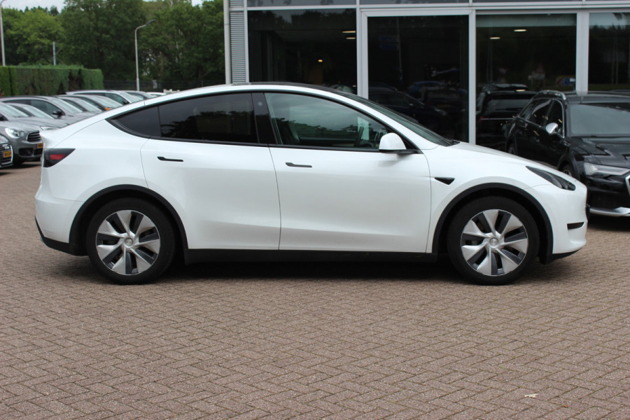 Tesla Model Y RWD 58 kWh / Autopilot / Panormadak / Camera / Premium Audio / 19'' / Navigatie
