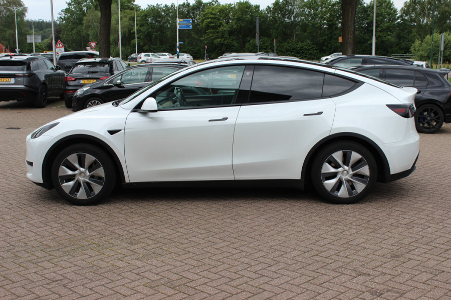Tesla Model Y RWD 58 kWh / Autopilot / Panormadak / Camera / Premium Audio / 19'' / Navigatie