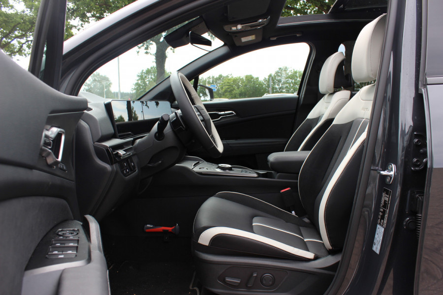 Kia Sportage 1.6 T-GDi Plug-in Hybrid GT-PlusLine / Panoramadak / 360Camera / Head-up / Leder / Matrix LED / Keyless / 18'' / CarPlay / Harman Kardon / Stoelventilatie / Stoelverwarming 4x / Dodehoek / DAB / ACC