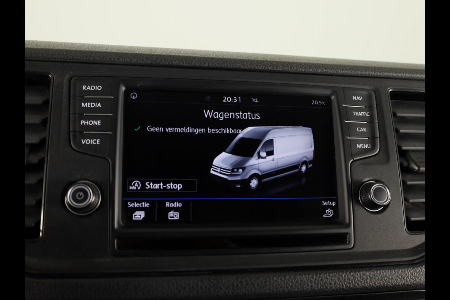 Volkswagen Crafter 35 2.0 TDI L3H2 Highline 140 PK | Trekhaak | Imperiaal | Parkeercamera | Leder | LED koplampen | Parkeer assist |