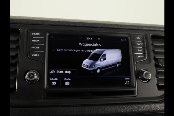 Volkswagen Crafter 35 2.0 TDI L3H2 Highline 140 PK | Trekhaak | Imperiaal | Parkeercamera | Leder | LED koplampen | Parkeer assist |