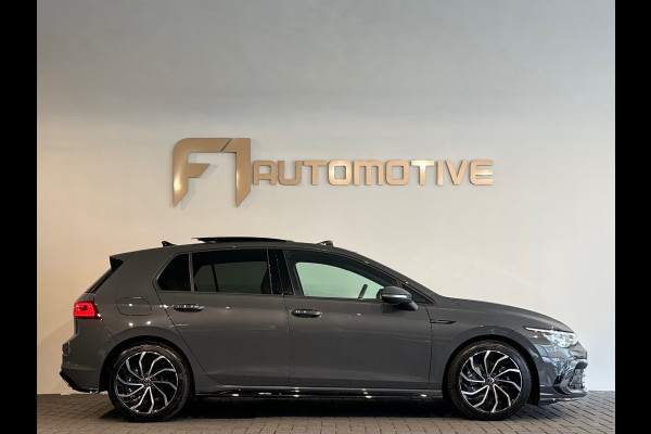 Volkswagen Golf 1.5 eTSI R-Line Pano|Keyless|Camera|IQ|Sfeer