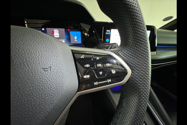 Volkswagen Golf 1.5 eTSI R-Line Pano|Keyless|Camera|IQ|Sfeer