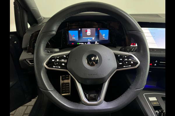 Volkswagen Golf 1.5 eTSI R-Line Pano|Keyless|Camera|IQ|Sfeer