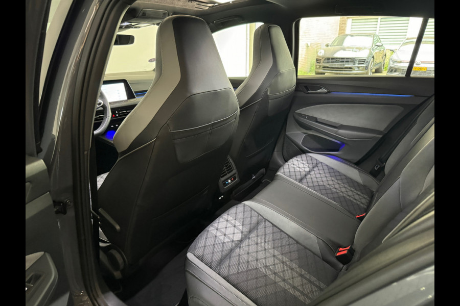 Volkswagen Golf 1.5 eTSI R-Line Pano|Keyless|Camera|IQ|Sfeer