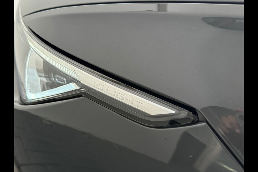 Volkswagen Golf 1.5 eTSI R-Line Pano|Keyless|Camera|IQ|Sfeer
