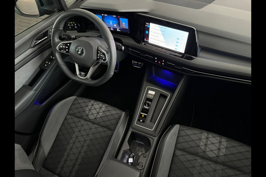 Volkswagen Golf 1.5 eTSI R-Line Pano|Keyless|Camera|IQ|Sfeer