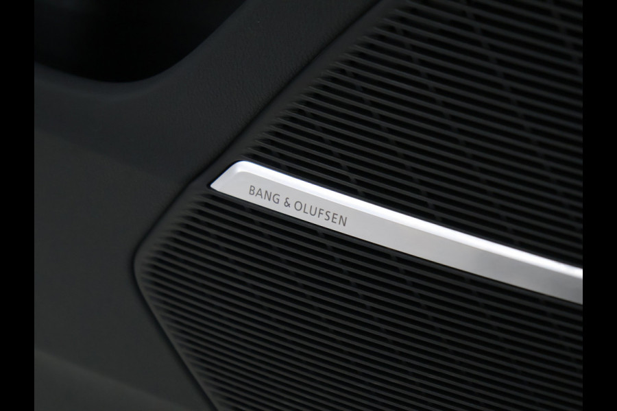 Audi Q7 55 TFSI e quattro S Line [SCHUIFKANTELDAK, BANG & OLUFSEN, LUCHTVERING, APPLE CARPLAY, ANDROID, MEMORY SEATS, HEAD-UP, PARKEER ASSISTENT, 360 CAMERA, STOELVERWARMING, ADAPTIVE CRUISE, VOL LEDER, NIEUWSTAAT]