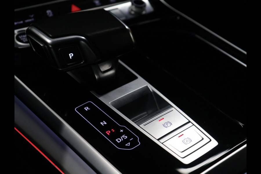 Audi Q7 55 TFSI e quattro S Line [SCHUIFKANTELDAK, BANG & OLUFSEN, LUCHTVERING, APPLE CARPLAY, ANDROID, MEMORY SEATS, HEAD-UP, PARKEER ASSISTENT, 360 CAMERA, STOELVERWARMING, ADAPTIVE CRUISE, VOL LEDER, NIEUWSTAAT]