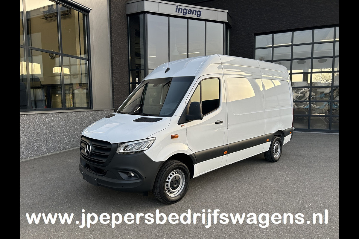 Mercedes-Benz Sprinter 317 CDI L2 H2 Pro LED / MBUX / Navigatie / Camera / Parkeersensoren / Cruise control / Airco / 270 Graden achterdeuren