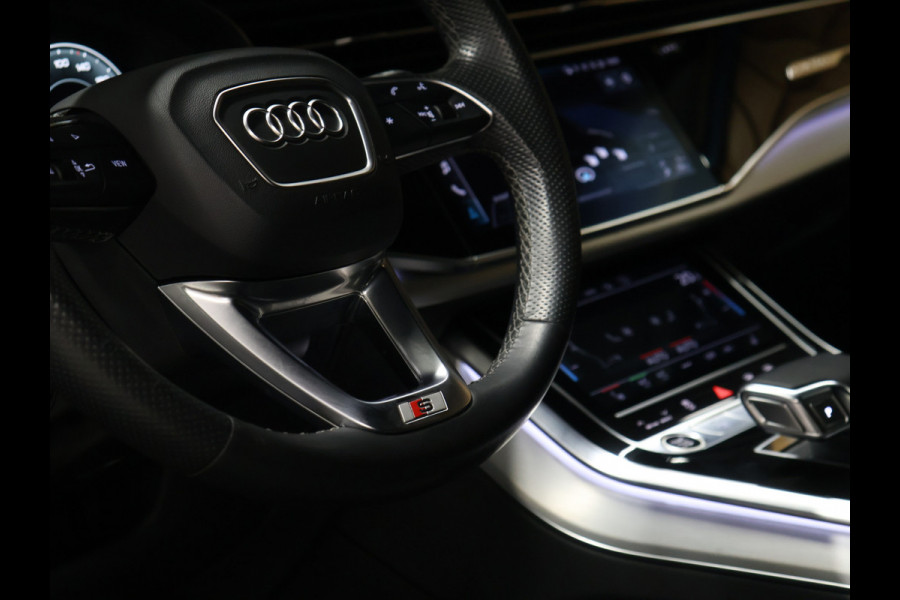 Audi Q7 60 TFSI e quattro Competition S Line [LUCHTVERING, TREKHAAK UITKLAPBAAR, SFEERVERLICHTING, ELEKTRISCH VERSTELBARE STOELEN, APPLE CARPLAY, ANDROID, STOELVERWARMING, CAMERA, PDC V+A, VOL LEDER, CRUISE, CLIMATE, NIEUWSTAAT]