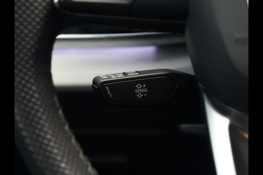 Audi Q7 60 TFSI e quattro Competition S Line [LUCHTVERING, TREKHAAK UITKLAPBAAR, SFEERVERLICHTING, ELEKTRISCH VERSTELBARE STOELEN, APPLE CARPLAY, ANDROID, STOELVERWARMING, CAMERA, PDC V+A, VOL LEDER, CRUISE, CLIMATE, NIEUWSTAAT]