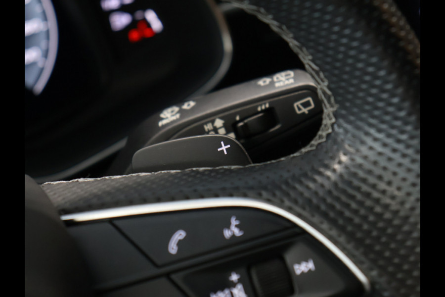 Audi Q7 60 TFSI e quattro Competition S Line [LUCHTVERING, TREKHAAK UITKLAPBAAR, SFEERVERLICHTING, ELEKTRISCH VERSTELBARE STOELEN, APPLE CARPLAY, ANDROID, STOELVERWARMING, CAMERA, PDC V+A, VOL LEDER, CRUISE, CLIMATE, NIEUWSTAAT]