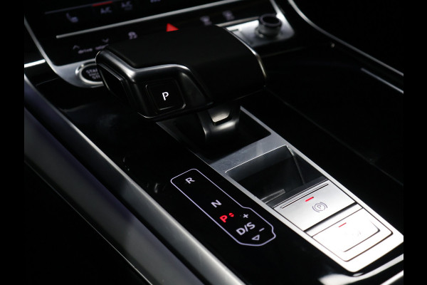 Audi Q7 60 TFSI e quattro Competition S Line [LUCHTVERING, TREKHAAK UITKLAPBAAR, SFEERVERLICHTING, ELEKTRISCH VERSTELBARE STOELEN, APPLE CARPLAY, ANDROID, STOELVERWARMING, CAMERA, PDC V+A, VOL LEDER, CRUISE, CLIMATE, NIEUWSTAAT]