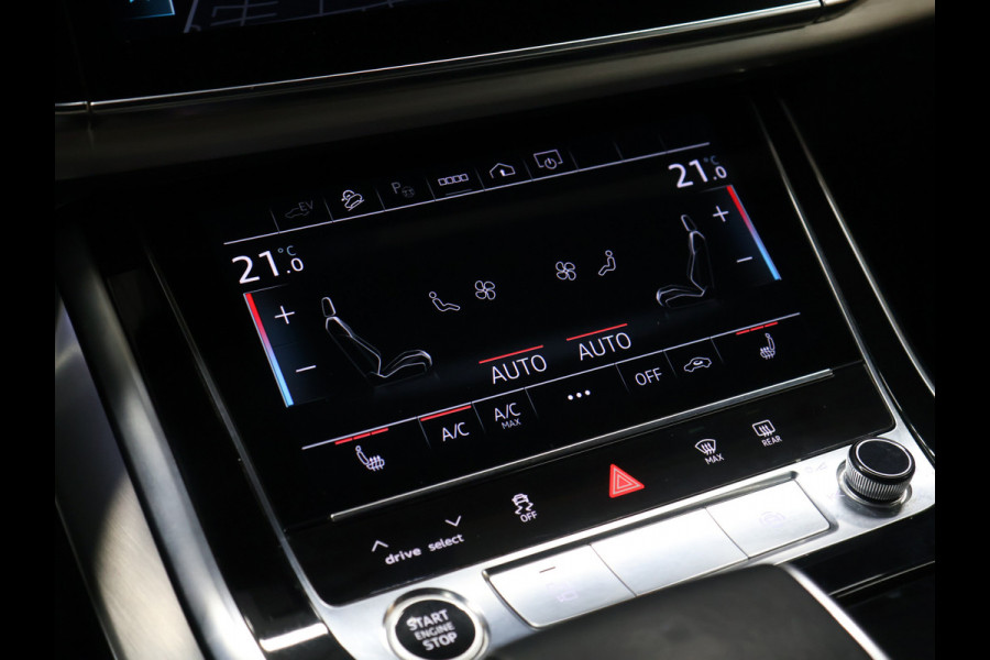 Audi Q7 60 TFSI e quattro Competition S Line [LUCHTVERING, TREKHAAK UITKLAPBAAR, SFEERVERLICHTING, ELEKTRISCH VERSTELBARE STOELEN, APPLE CARPLAY, ANDROID, STOELVERWARMING, CAMERA, PDC V+A, VOL LEDER, CRUISE, CLIMATE, NIEUWSTAAT]