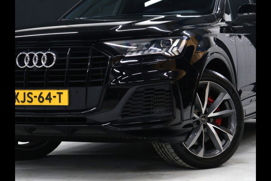 Audi Q7 60 TFSI e quattro Competition S Line [LUCHTVERING, TREKHAAK UITKLAPBAAR, SFEERVERLICHTING, ELEKTRISCH VERSTELBARE STOELEN, APPLE CARPLAY, ANDROID, STOELVERWARMING, CAMERA, PDC V+A, VOL LEDER, CRUISE, CLIMATE, NIEUWSTAAT]