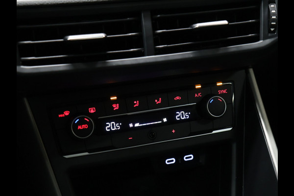 Volkswagen Polo 1.0 TSI R Line [SCHUIFDAK, APPLE CARPLAY, ANDROID AUTO, CRUISE CONTROL, CLIMATE CONTROL, PARKEERSENSORS, NIEUWSTAAT]
