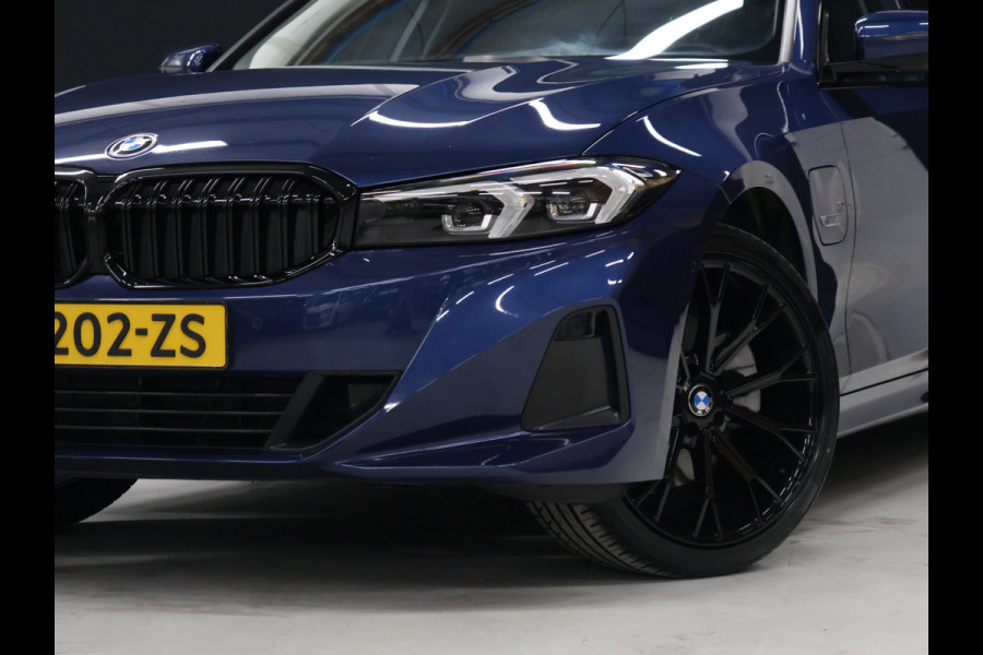 BMW 3 Serie Touring 320e FACELIFT SOH 94% [TREKHAAK UITKLAPBAAR, SOH: 94%, APPLE CARPLAY, ELEKTRISCH VERSTELBARE STOELEN, CAMERA, PDC V+A, VOL LEDER, LED, CRUISE CONTROL, NIEUWSTAAT]