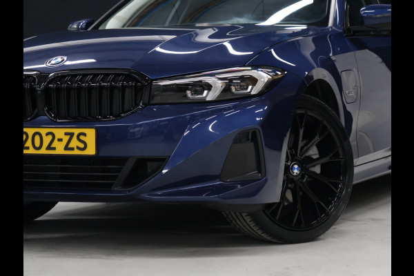 BMW 3 Serie Touring 320e FACELIFT SOH 94% [TREKHAAK UITKLAPBAAR, SOH: 94%, APPLE CARPLAY, ELEKTRISCH VERSTELBARE STOELEN, CAMERA, PDC V+A, VOL LEDER, LED, CRUISE CONTROL, NIEUWSTAAT]