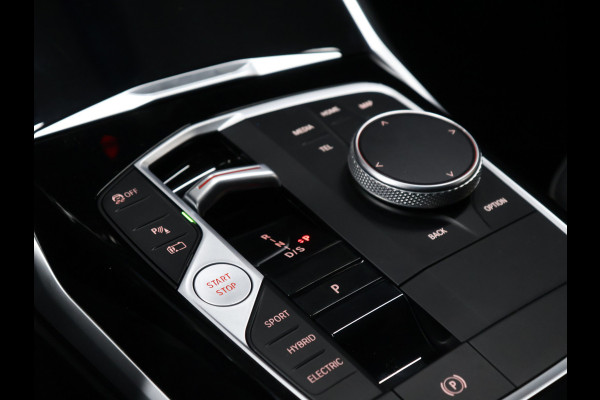 BMW 3 Serie Touring 320e FACELIFT SOH 94% [TREKHAAK UITKLAPBAAR, SOH: 94%, APPLE CARPLAY, ELEKTRISCH VERSTELBARE STOELEN, CAMERA, PDC V+A, VOL LEDER, LED, CRUISE CONTROL, NIEUWSTAAT]
