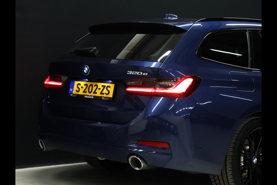 BMW 3 Serie Touring 320e FACELIFT SOH 94% [TREKHAAK UITKLAPBAAR, SOH: 94%, APPLE CARPLAY, ELEKTRISCH VERSTELBARE STOELEN, CAMERA, PDC V+A, VOL LEDER, LED, CRUISE CONTROL, NIEUWSTAAT]