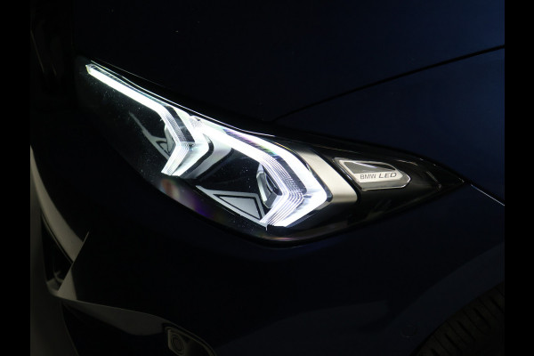 BMW 3 Serie Touring 320e FACELIFT SOH 94% [TREKHAAK UITKLAPBAAR, SOH: 94%, APPLE CARPLAY, ELEKTRISCH VERSTELBARE STOELEN, CAMERA, PDC V+A, VOL LEDER, LED, CRUISE CONTROL, NIEUWSTAAT]