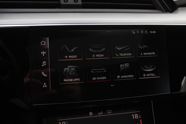 Audi e-tron e-tron 50 quattro Launch ed. 71 kWh 3x S-Line / Trekhaak / Panoramadak / Camera / 20'' / Luchtvering / ACC / Navigatie / Stoelverwarming / DAB