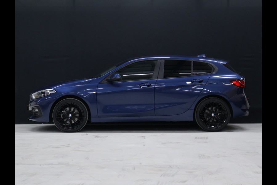BMW 1-serie 118i M Sport [M STUUR, APPLE CARPLAY, STOELVERWARMING, VOL LEDER, ANDROID, DIGITAL DASH, LED, CRUISE CONTROL, CLIMATE CONTROL, NIEUWSTAAT]