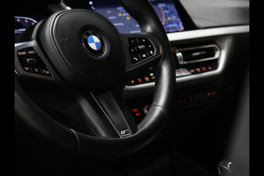 BMW 1-serie 118i M Sport [M STUUR, APPLE CARPLAY, STOELVERWARMING, VOL LEDER, ANDROID, DIGITAL DASH, LED, CRUISE CONTROL, CLIMATE CONTROL, NIEUWSTAAT]