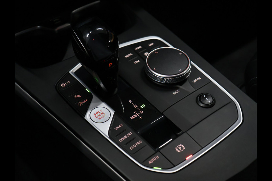 BMW 1-serie 118i M Sport [M STUUR, APPLE CARPLAY, STOELVERWARMING, VOL LEDER, ANDROID, DIGITAL DASH, LED, CRUISE CONTROL, CLIMATE CONTROL, NIEUWSTAAT]
