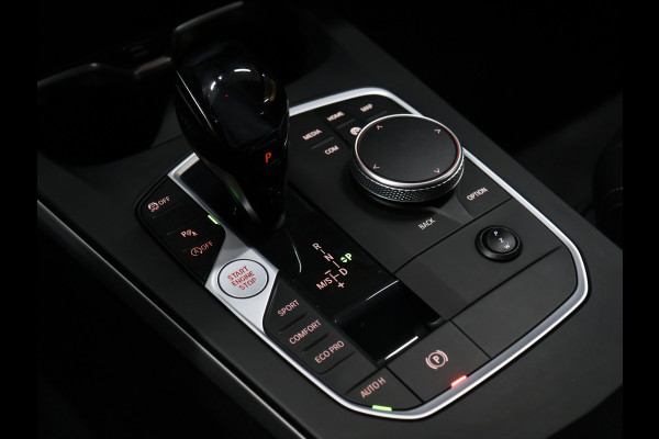 BMW 1-serie 118i M Sport [M STUUR, APPLE CARPLAY, STOELVERWARMING, VOL LEDER, ANDROID, DIGITAL DASH, LED, CRUISE CONTROL, CLIMATE CONTROL, NIEUWSTAAT]
