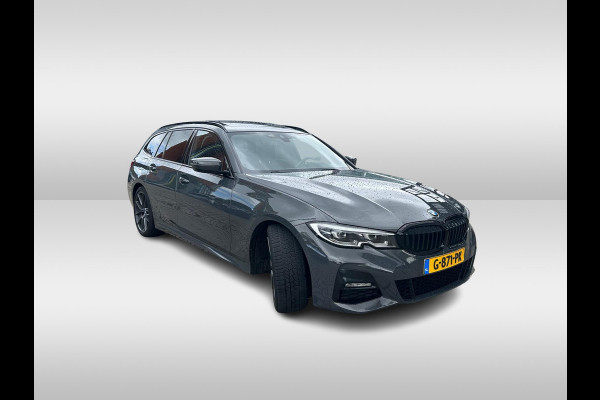 BMW 3 Serie Touring 330i High Exe. M Sport / Panoramadak / Camera / Leder / CarPlay / 19'' / Sportstoelen / Stoelverwarming / DAB / Cruise Control / Getint glas
