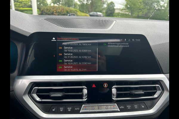 BMW 3 Serie Touring 330i High Exe. M Sport / Panoramadak / Camera / Leder / CarPlay / 19'' / Sportstoelen / Stoelverwarming / DAB / Cruise Control / Getint glas