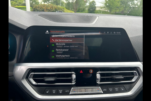 BMW 3 Serie Touring 330i High Exe. M Sport / Panoramadak / Camera / Leder / CarPlay / 19'' / Sportstoelen / Stoelverwarming / DAB / Cruise Control / Getint glas