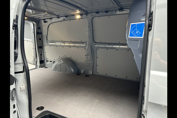 Mercedes-Benz Vito 116 CDI L3 Pro / 2500KG Trekhaak / MBUX / Navigatie / Camera / Cruise control / Airco / LMV