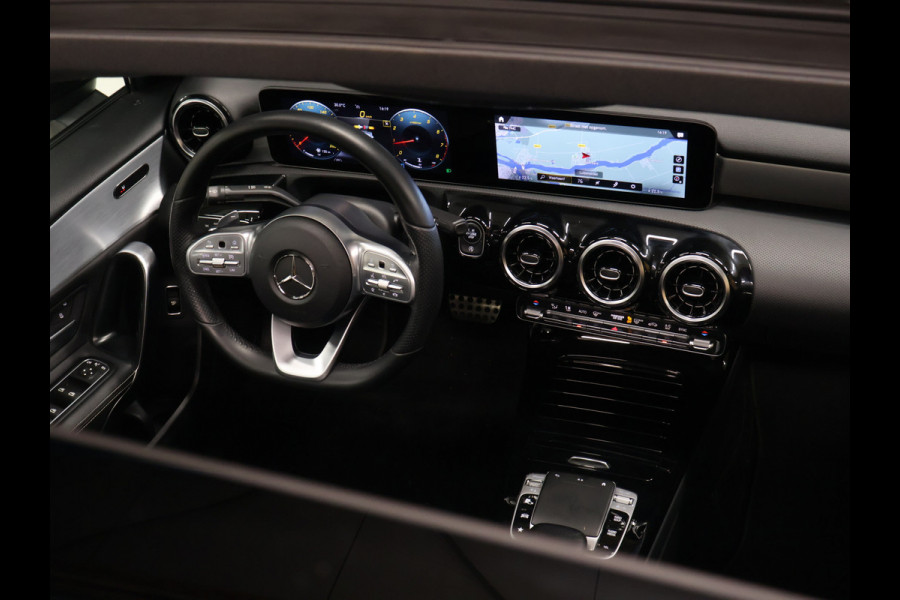 Mercedes-Benz A-Klasse 200 Advantage AMG [SCHUIFDAK, CAMERA, VOL LEDER, STOELVERWARMING, SPORTSTOELEN, NIEUWSTAAT]