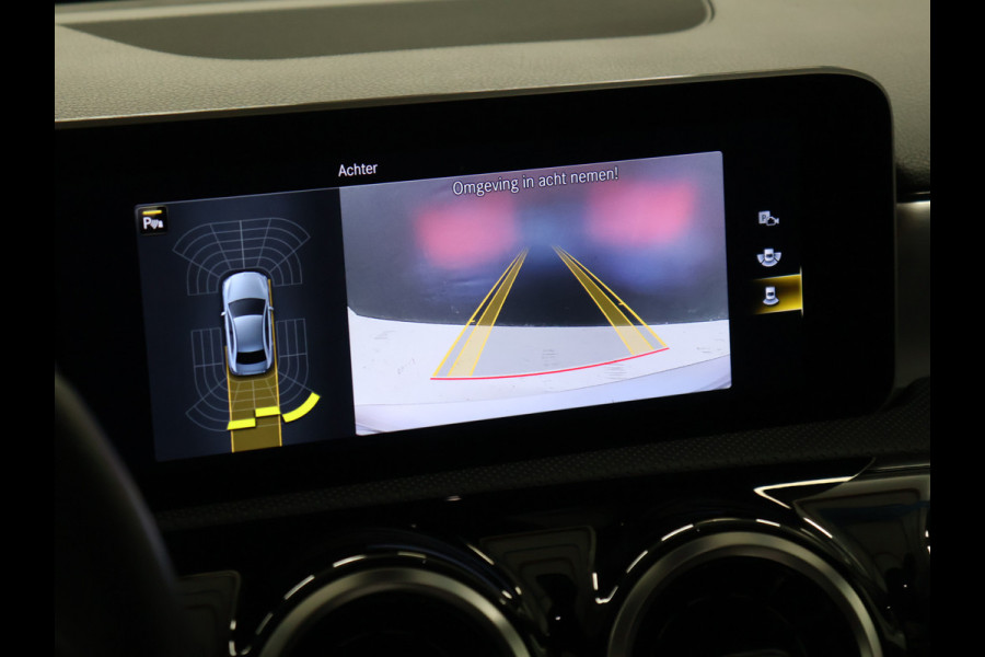 Mercedes-Benz A-Klasse 200 Advantage AMG [SCHUIFDAK, CAMERA, VOL LEDER, STOELVERWARMING, SPORTSTOELEN, NIEUWSTAAT]