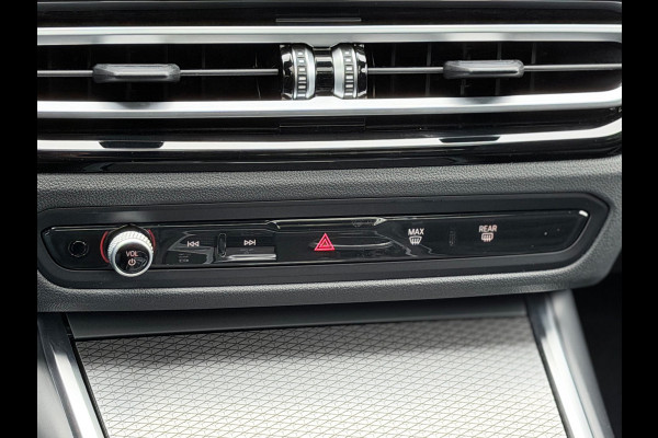 BMW 3 Serie Touring 320e Pano/Camera/Trekhaak