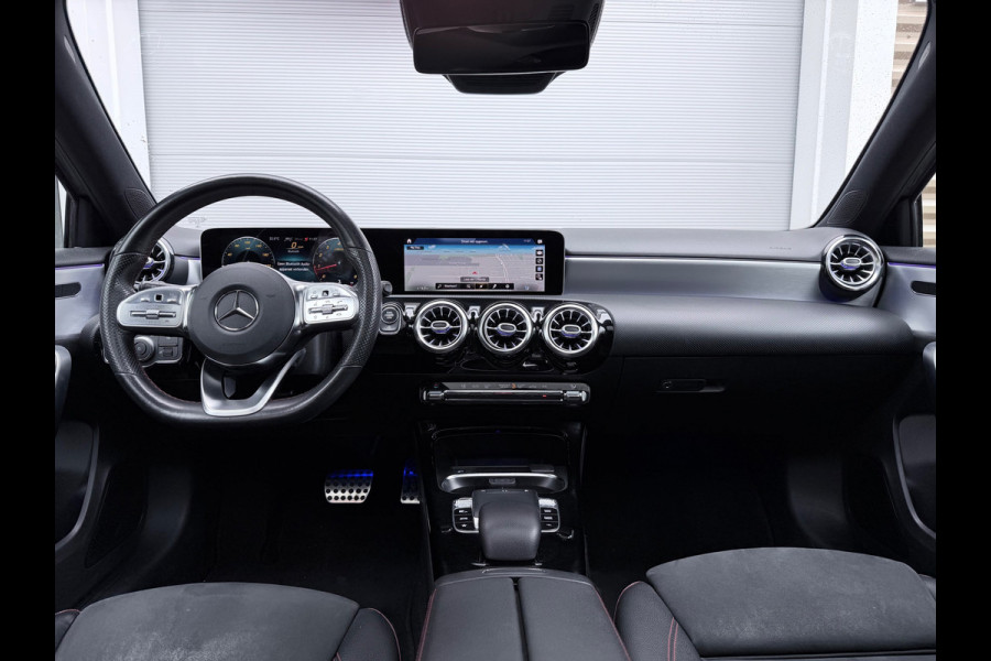 Mercedes-Benz A-Klasse 200 Launch Edition Premium Plus Pano/Sfeer