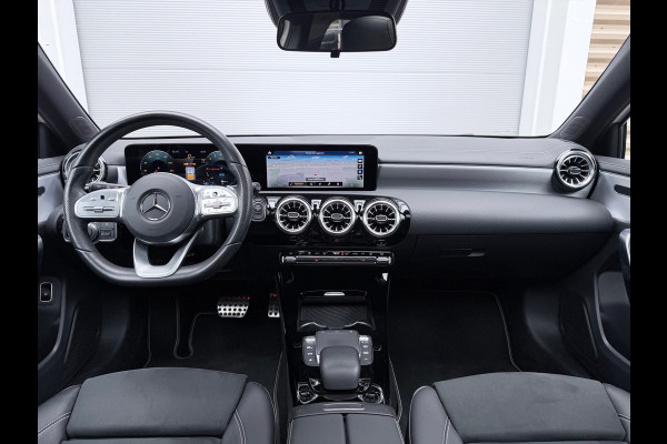 Mercedes-Benz A-Klasse 250 e AMG Line Pano/AR/sfeer/Camera