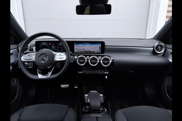 Mercedes-Benz A-Klasse 250 e AMG Line Pano/Camera/Sfeer
