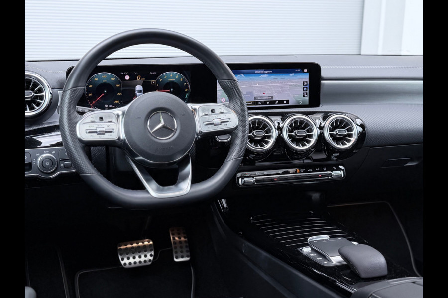 Mercedes-Benz A-Klasse 250 e AMG Line Pano/Camera/Sfeer