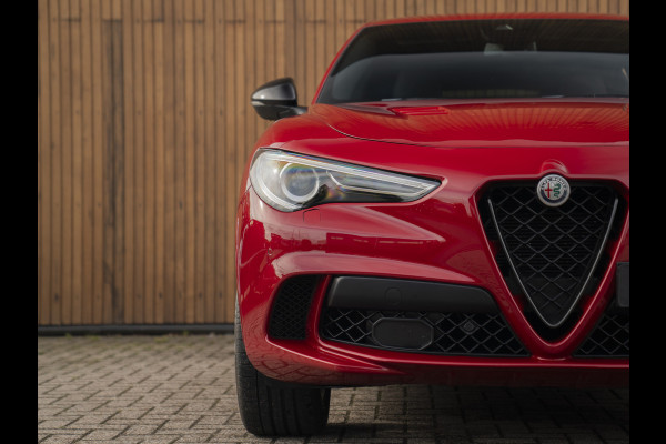 Alfa Romeo Stelvio 2.9 V6 AWD Quadrifoglio | Harman/Kardon | Rosso Competizione | Adapt. cruise | CarPlay | Carbon stuur