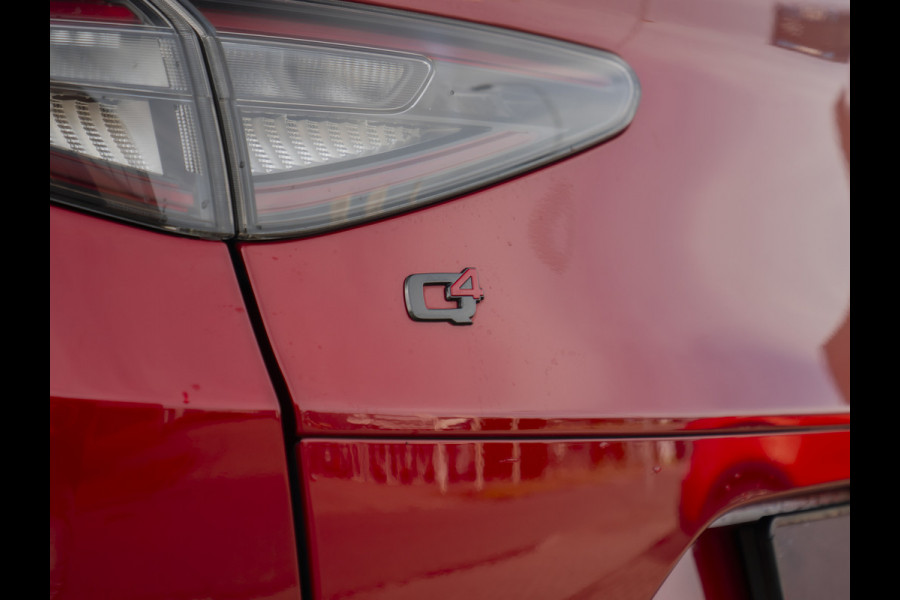 Alfa Romeo Stelvio 2.9 V6 AWD Quadrifoglio | Harman/Kardon | Rosso Competizione | Adapt. cruise | CarPlay | Carbon stuur
