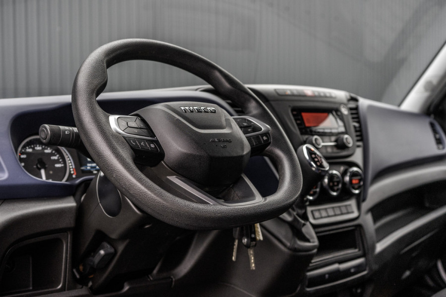 Iveco Daily 35S14V 2.3 L2H2 | Automaat | Trekhaak | Euro 6 | Cruise | Climate | 3500 KG Trekgewicht
