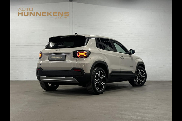 Jeep Avenger Summit 54 kWh *2.496 km* Adaptive cruise control | Camera | Carplay | Airco | Dodehoek detectie | 18" lichtmetalen wielen |