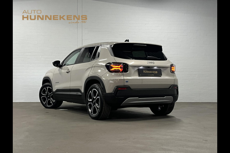 Jeep Avenger Summit 54 kWh *2.496 km* Adaptive cruise control | Camera | Carplay | Airco | Dodehoek detectie | 18" lichtmetalen wielen |