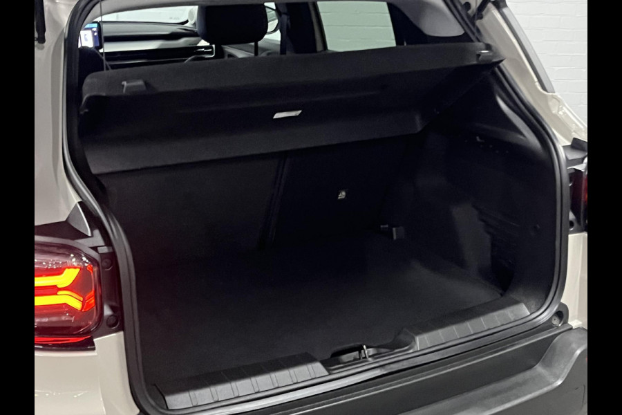 Jeep Avenger Summit 54 kWh *2.496 km* Adaptive cruise control | Camera | Carplay | Airco | Dodehoek detectie | 18" lichtmetalen wielen |